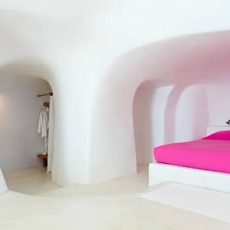 Hotel Perivolas